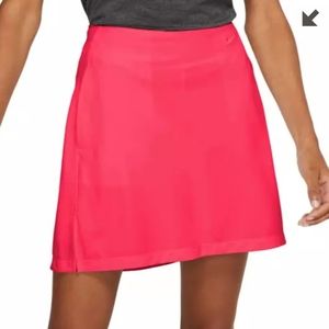 NWT Med Nike tennis skirt with hidden shorts